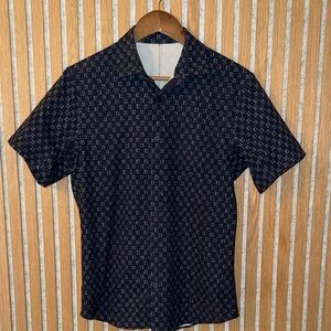 Men’s LuLuLemon button down shirt